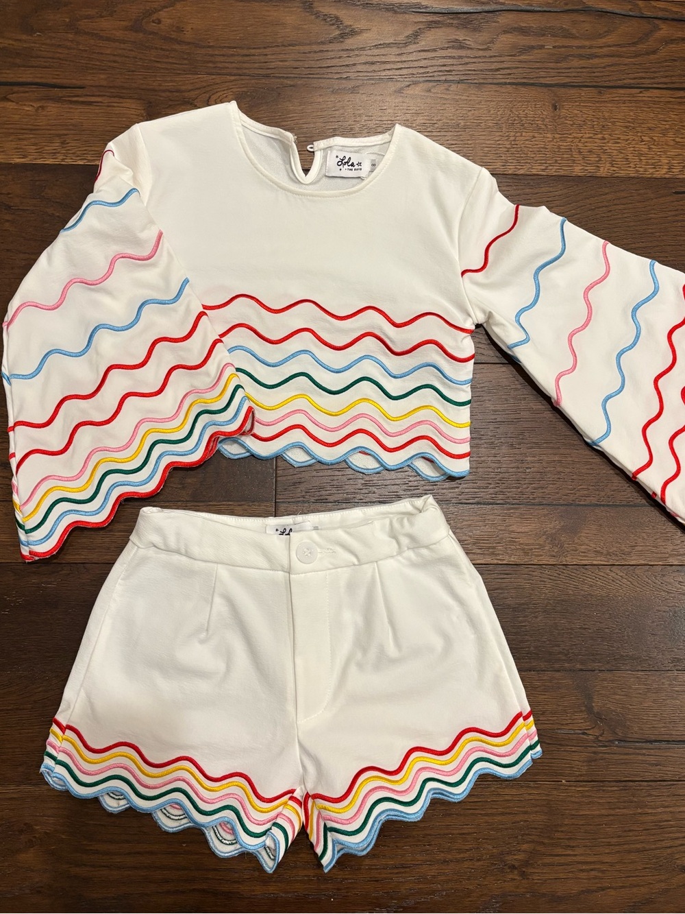 Lola & The Boys Rainbow Wave Set, size 8